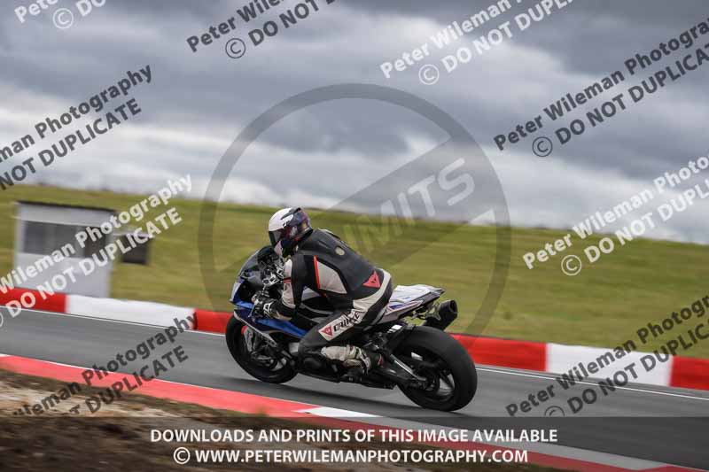 cadwell no limits trackday;cadwell park;cadwell park photographs;cadwell trackday photographs;enduro digital images;event digital images;eventdigitalimages;navarra;no limits trackdays;peter wileman photography;racing digital images;trackday digital images;trackday photos